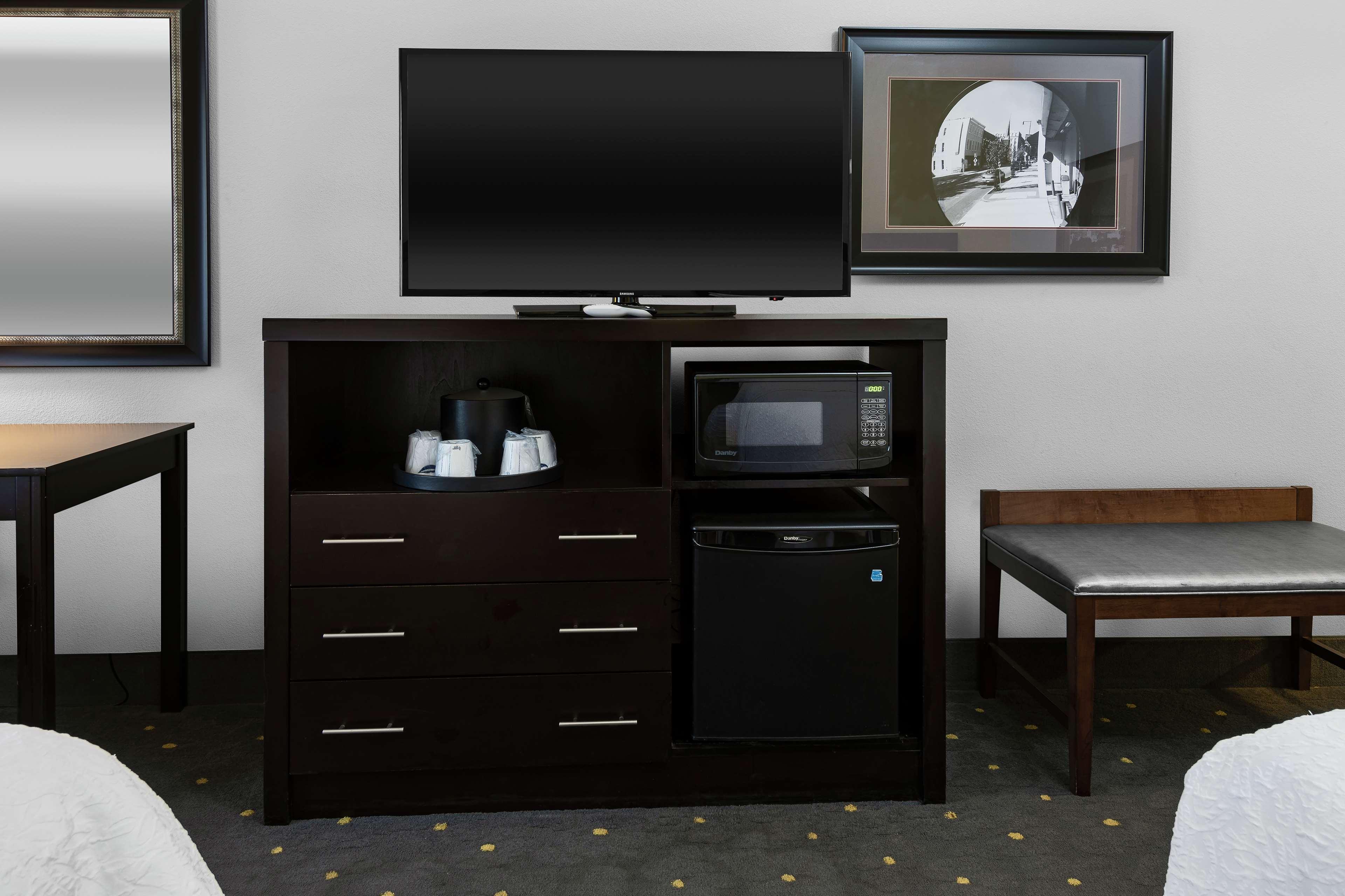 Hampton Inn & Suites - Raleigh Downtown Экстерьер фото