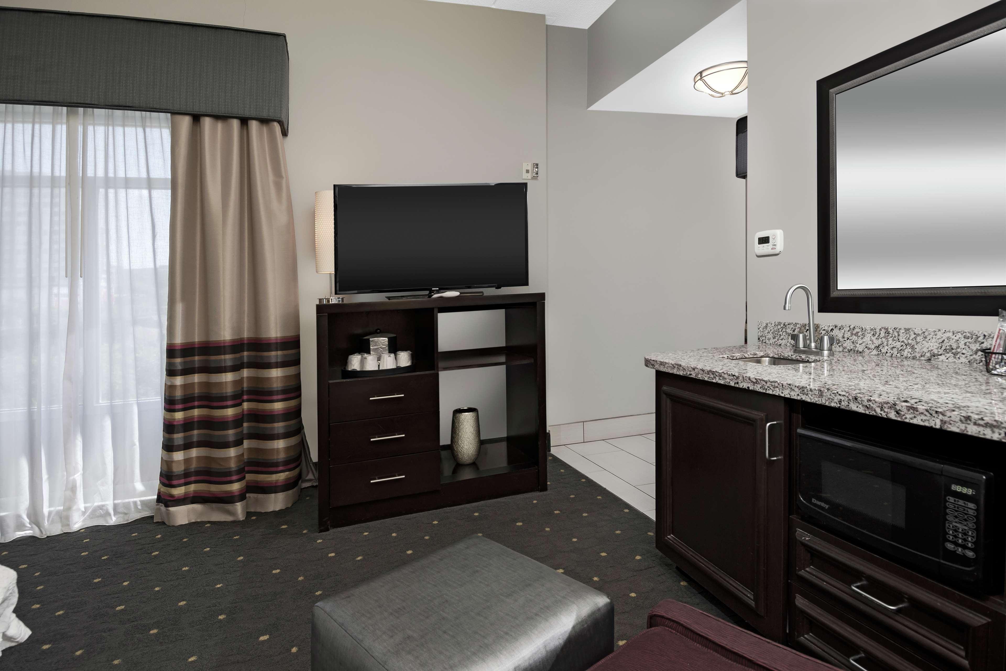 Hampton Inn & Suites - Raleigh Downtown Экстерьер фото