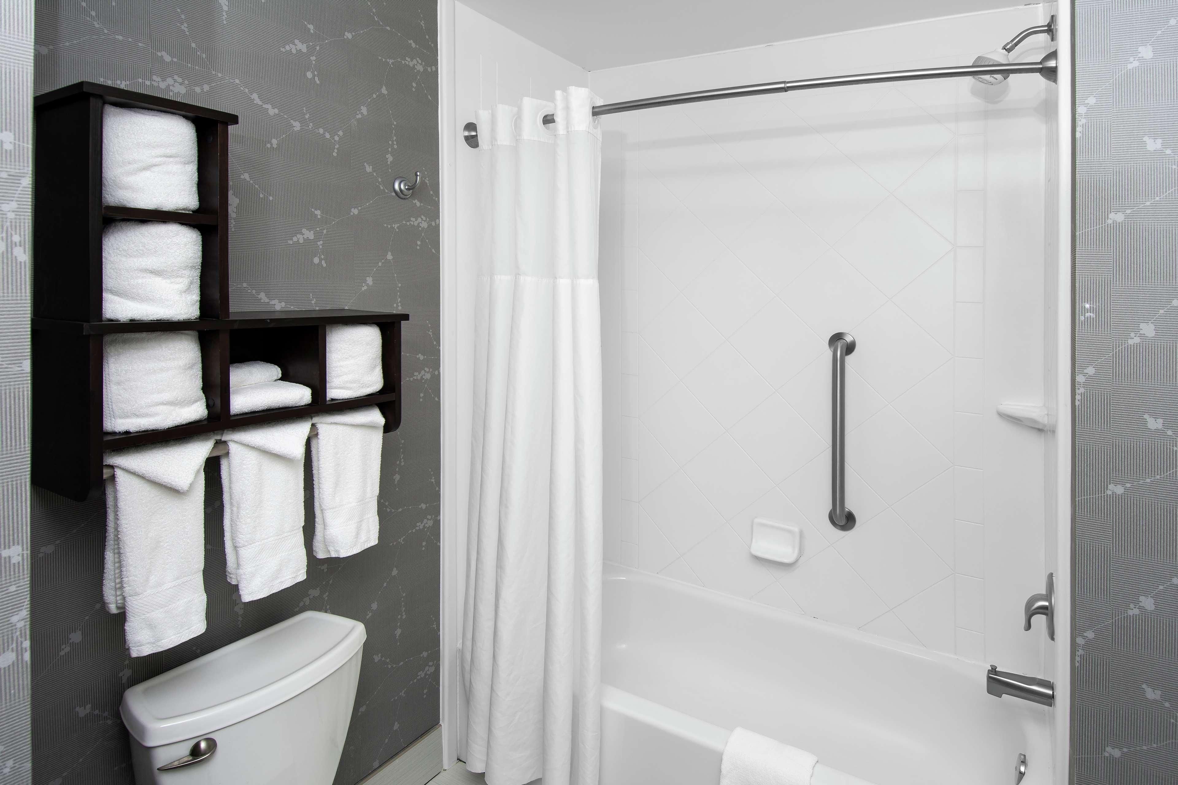 Hampton Inn & Suites - Raleigh Downtown Экстерьер фото