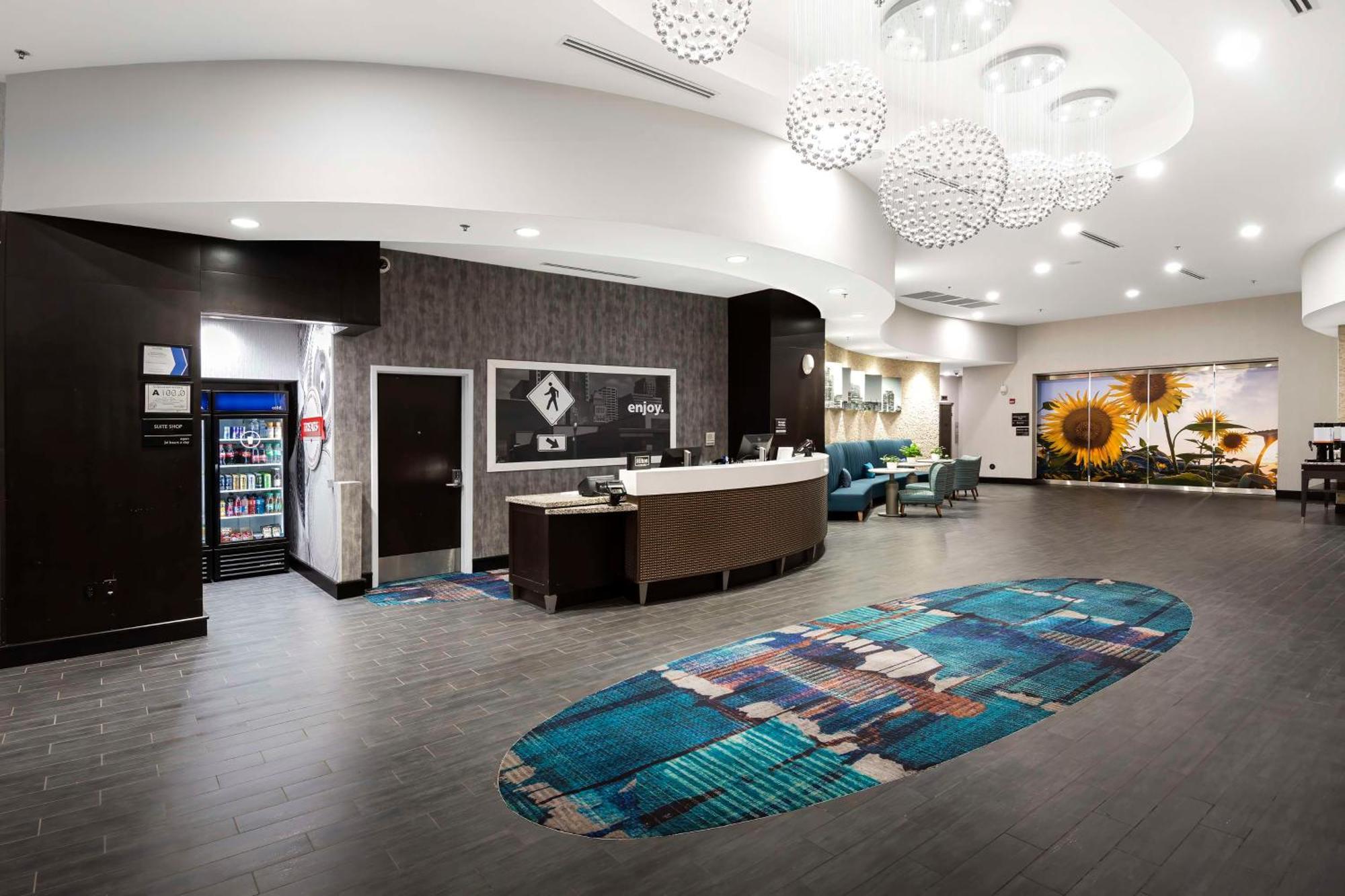 Hampton Inn & Suites - Raleigh Downtown Экстерьер фото