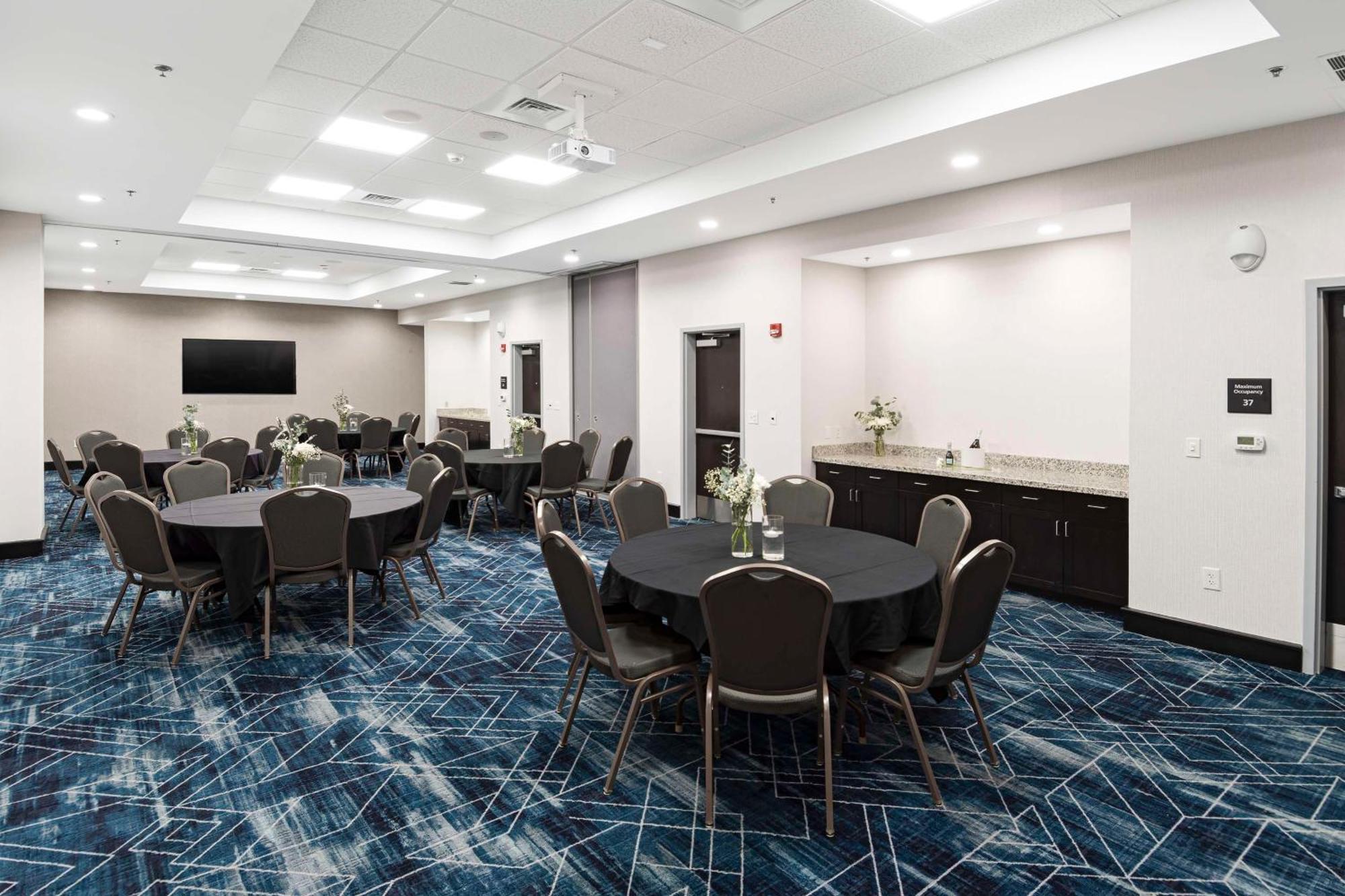 Hampton Inn & Suites - Raleigh Downtown Экстерьер фото
