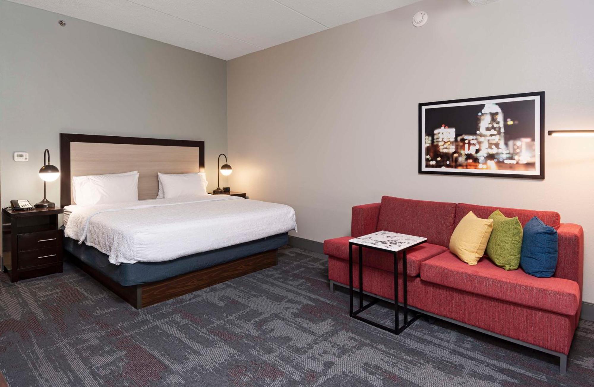 Hampton Inn & Suites - Raleigh Downtown Экстерьер фото
