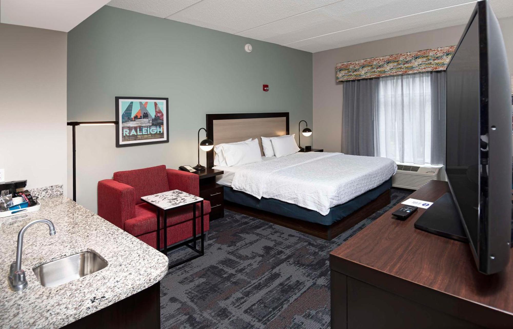 Hampton Inn & Suites - Raleigh Downtown Экстерьер фото