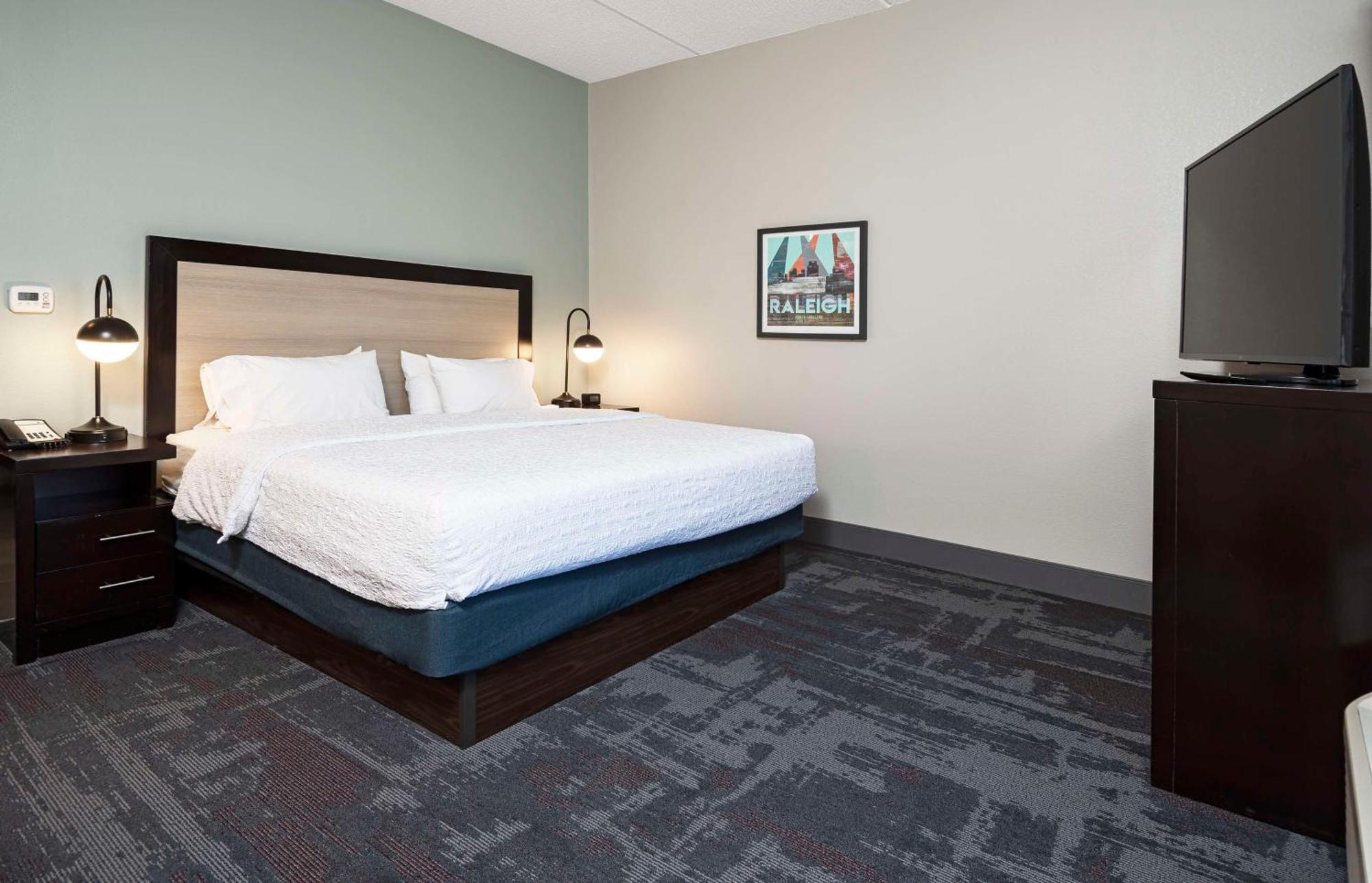 Hampton Inn & Suites - Raleigh Downtown Экстерьер фото
