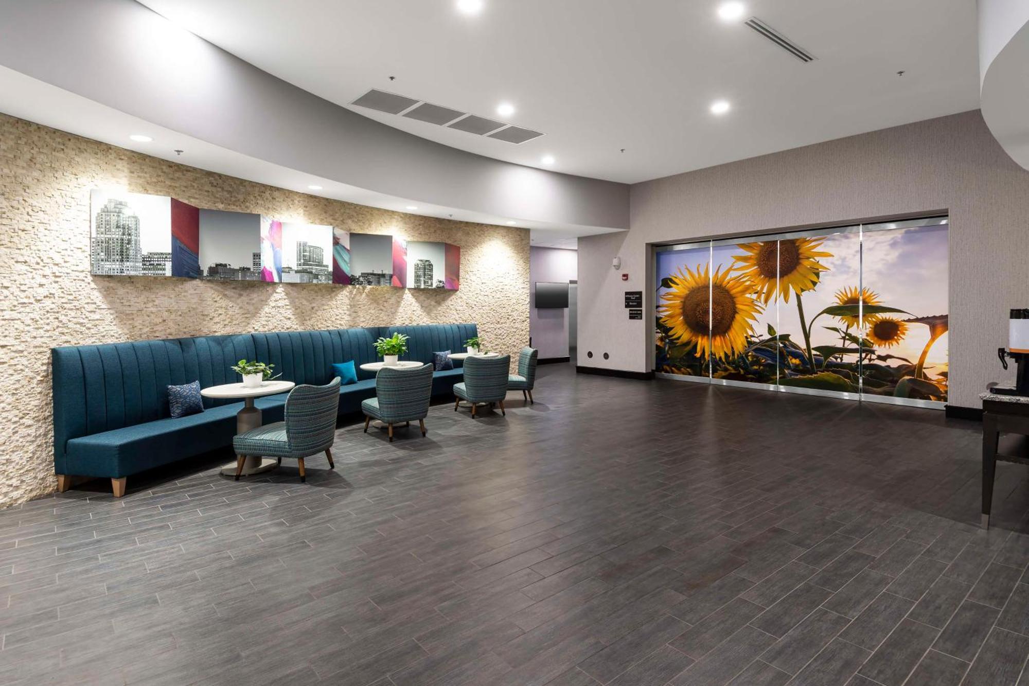 Hampton Inn & Suites - Raleigh Downtown Экстерьер фото