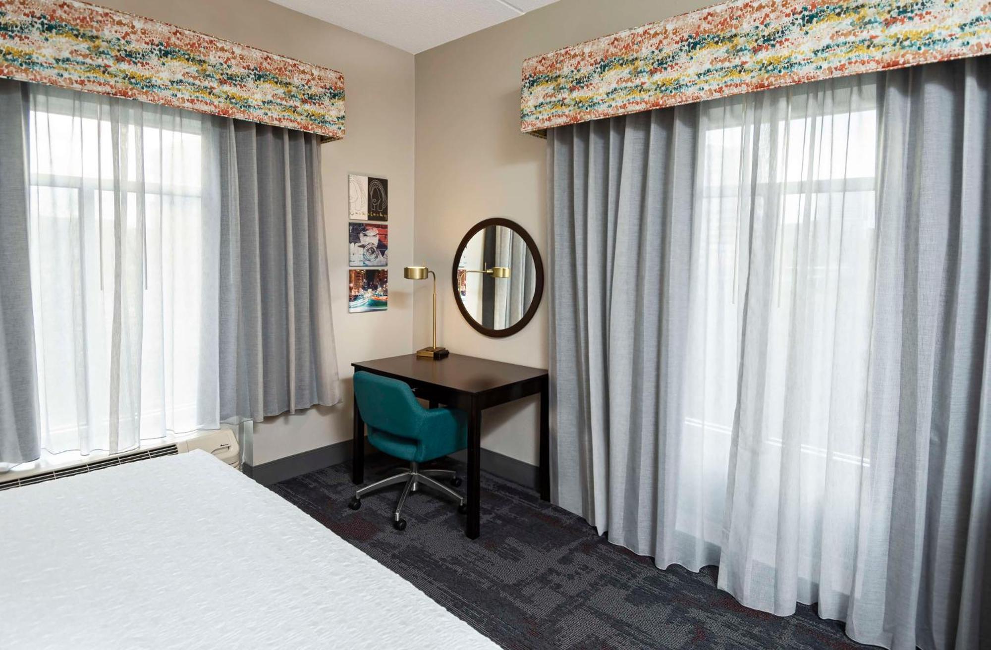 Hampton Inn & Suites - Raleigh Downtown Экстерьер фото