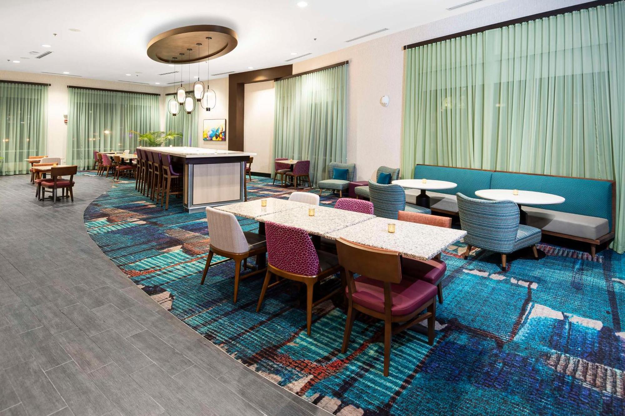 Hampton Inn & Suites - Raleigh Downtown Экстерьер фото