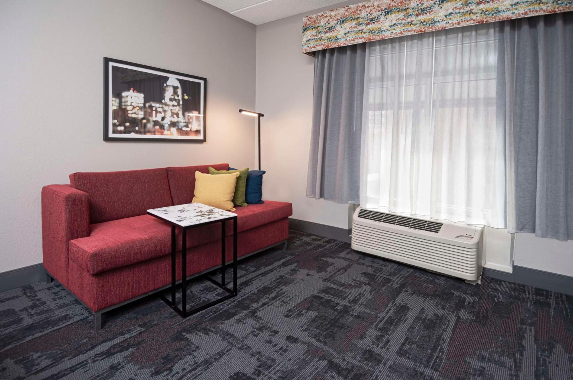 Hampton Inn & Suites - Raleigh Downtown Экстерьер фото