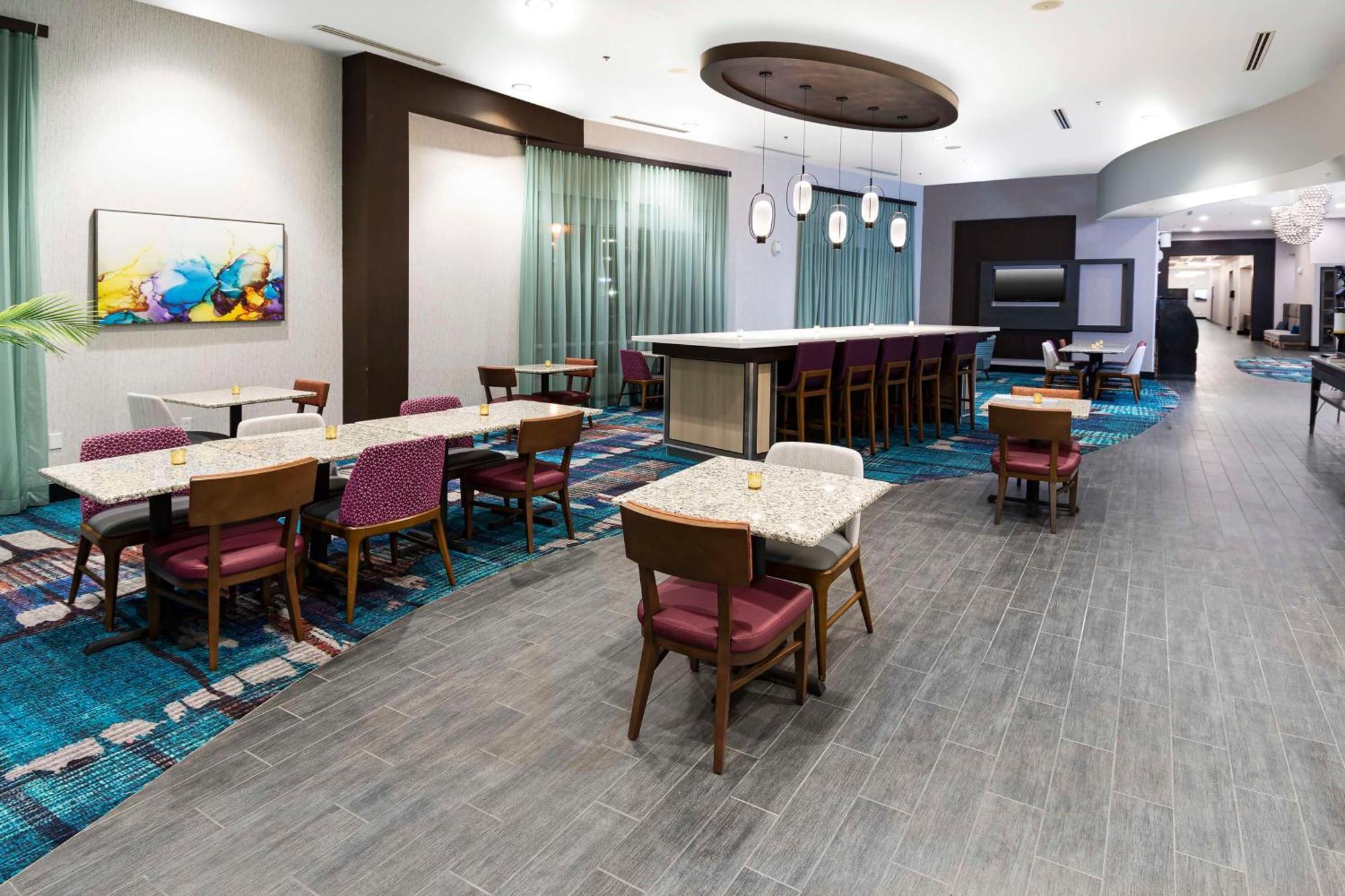 Hampton Inn & Suites - Raleigh Downtown Экстерьер фото
