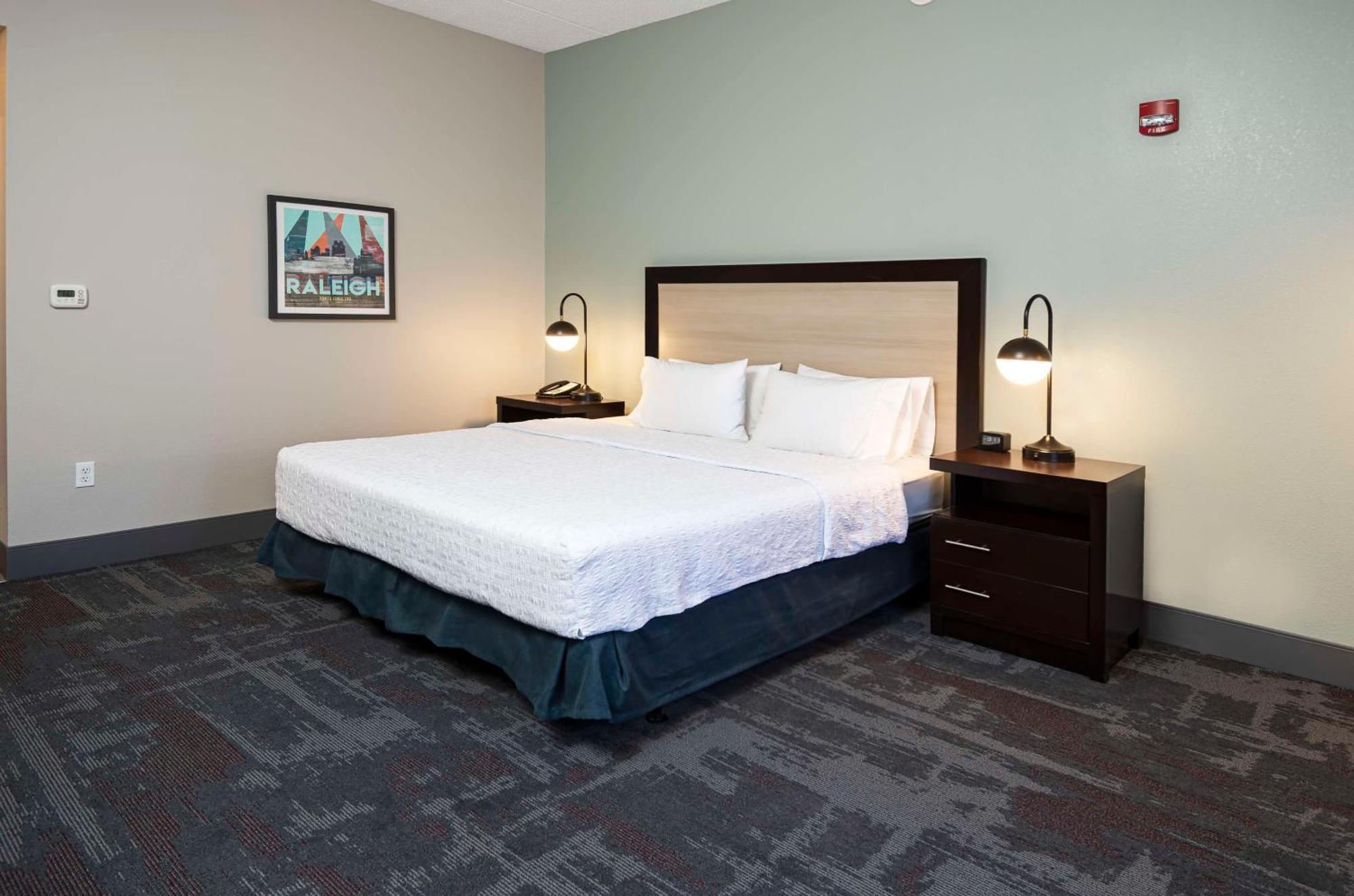 Hampton Inn & Suites - Raleigh Downtown Экстерьер фото