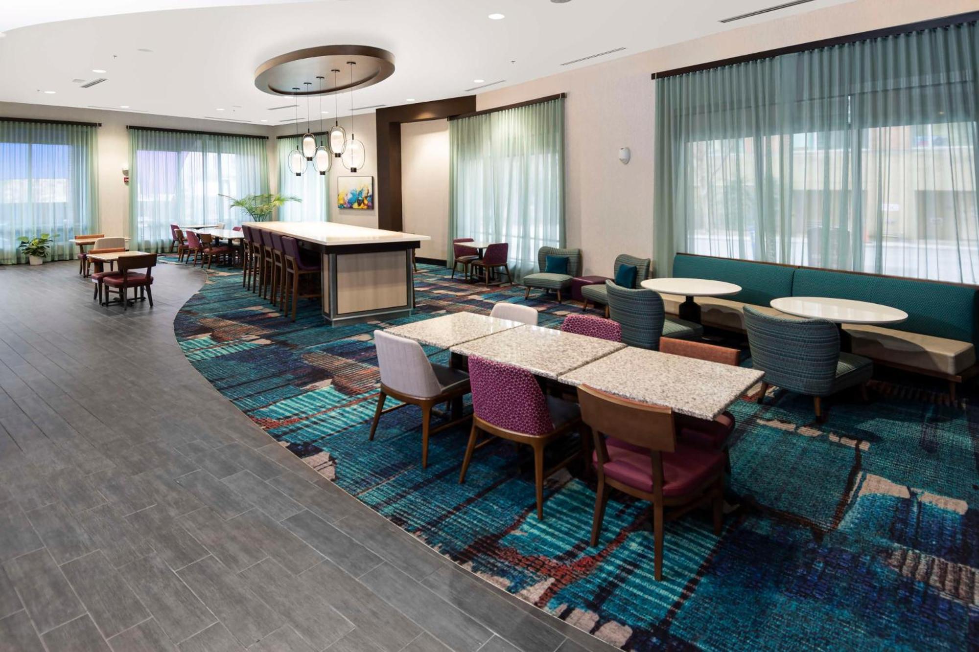 Hampton Inn & Suites - Raleigh Downtown Экстерьер фото