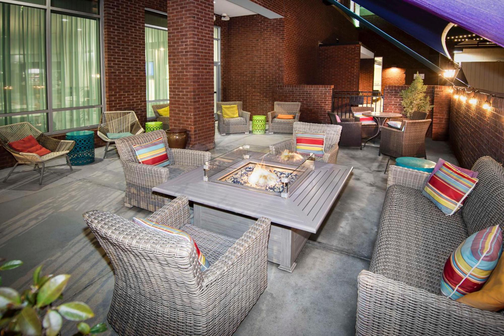 Hampton Inn & Suites - Raleigh Downtown Экстерьер фото